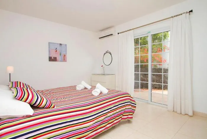 Acentejo Puerto Calero Lanzarote * プエルト・カレロ