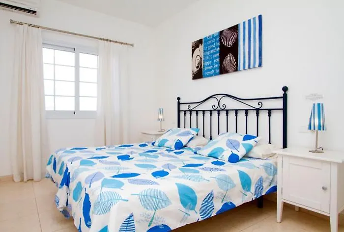 Acentejo Puerto Calero Lanzarote * プエルト・カレロ